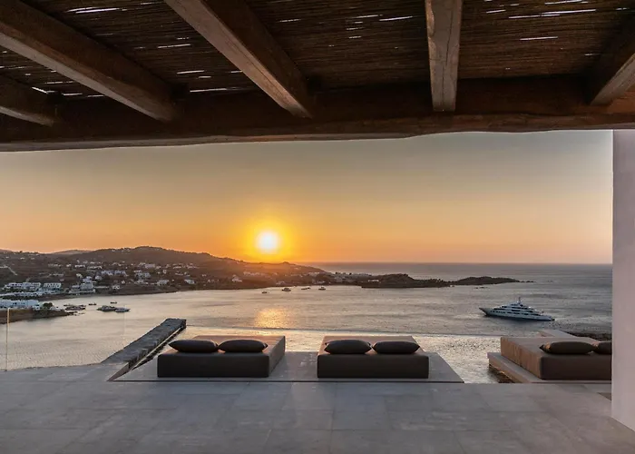 The Skyvilla Mykonos - A Landmark With Breathtaking Views Of The Psarou Bay *