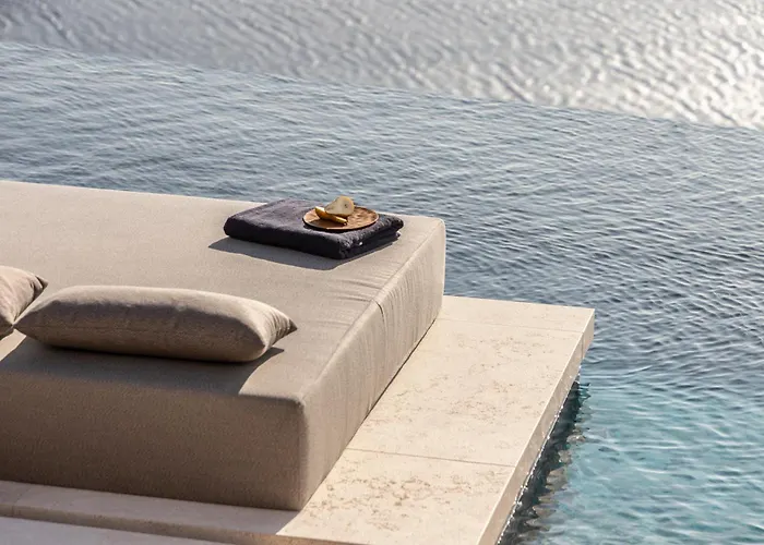 The Skyvilla Mykonos - A Landmark With Breathtaking Views Of The Psarou Bay *