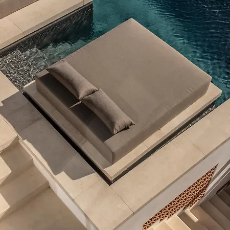 The Skyvilla Mykonos - A Landmark With Breathtaking Views Of The Psarou Bay Платис Ялос